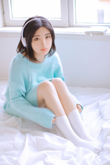 小东西才一根手指就喊疼了